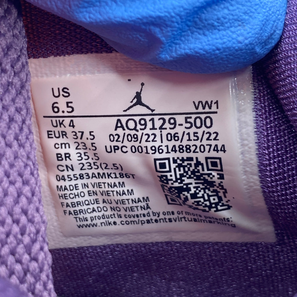 Air Jordan (W) 4 Retro "Canyon Purple" 2022 Used Size 6.5W
