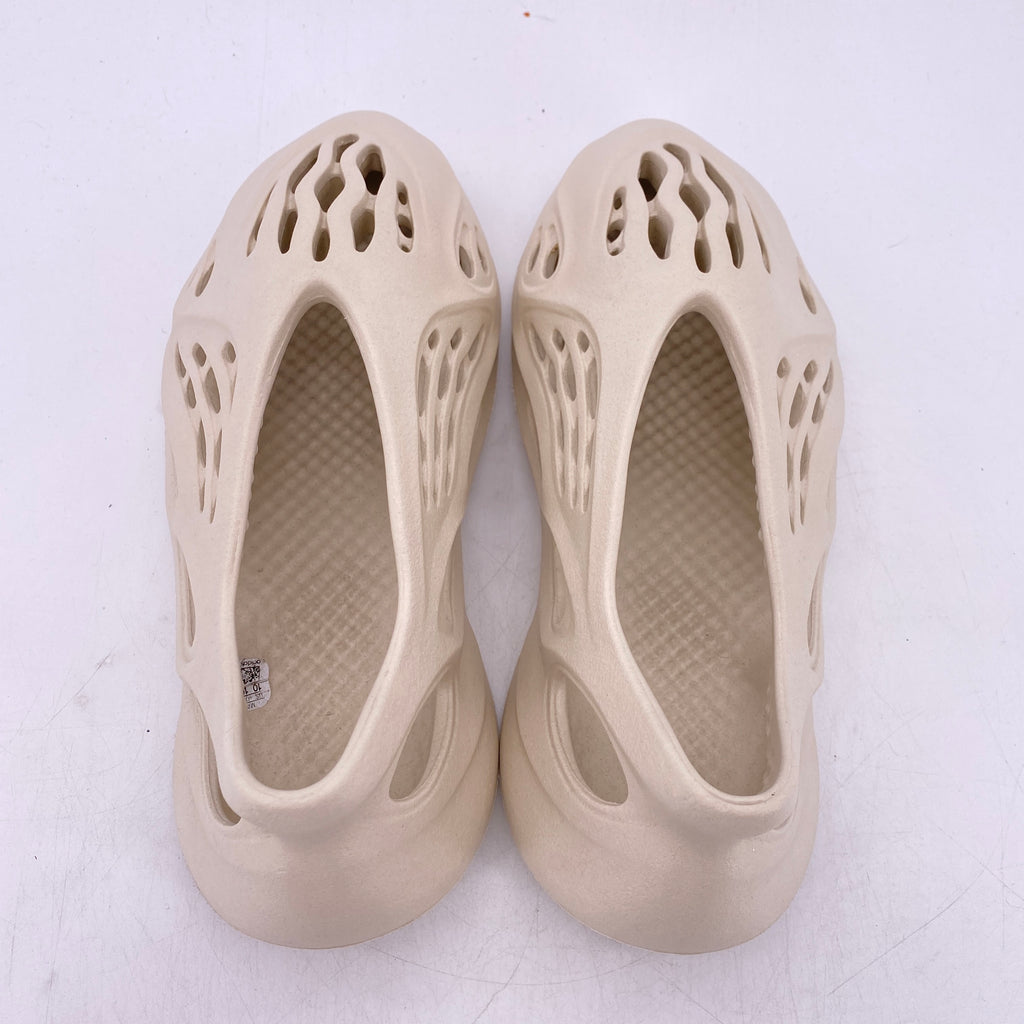Yeezy Foam RNNR "Sand" 2021 Used Size 10