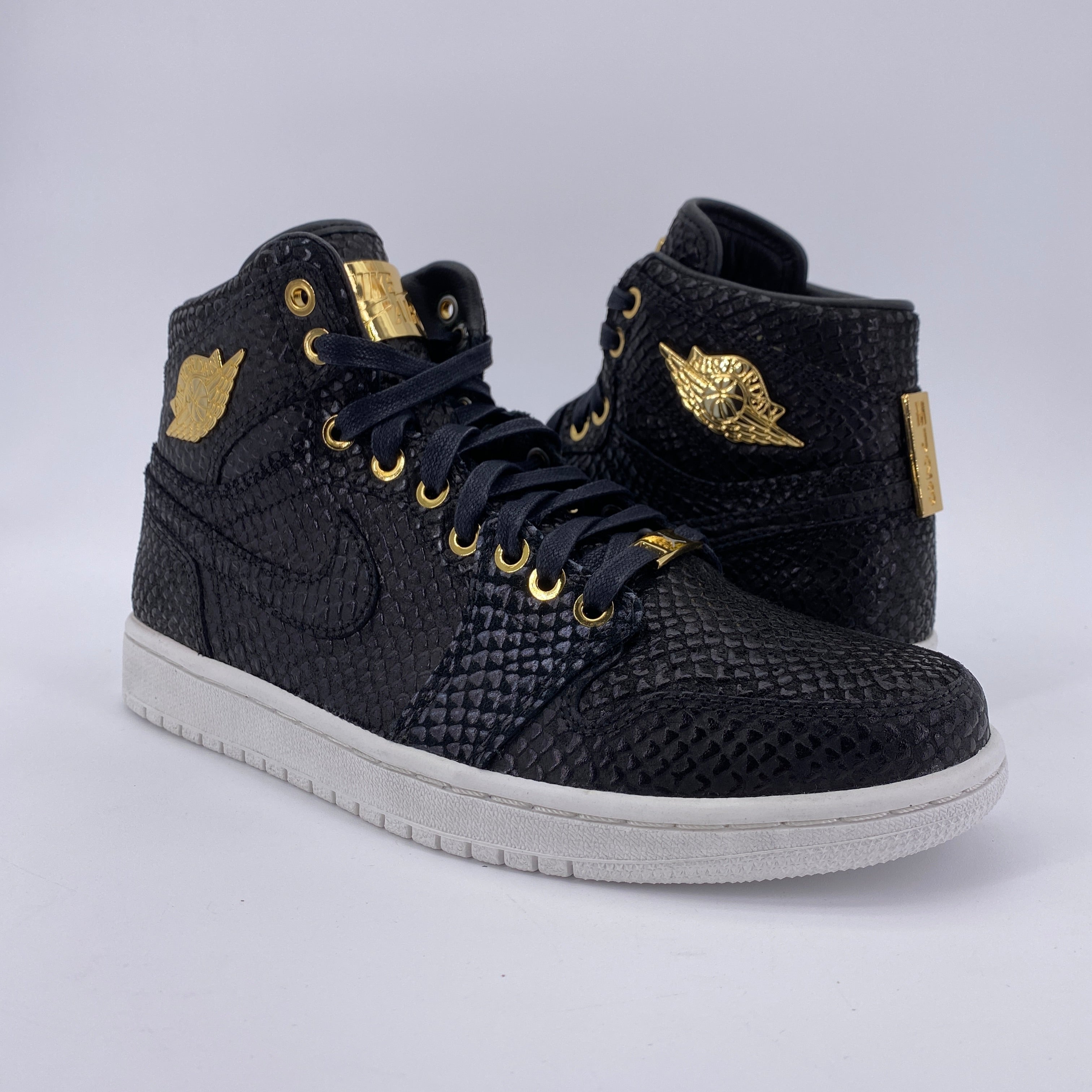 Air Jordan 1 Retro High OG Pinnacle Black 2015 Size 8 SOLED OUT JERSEY CITY