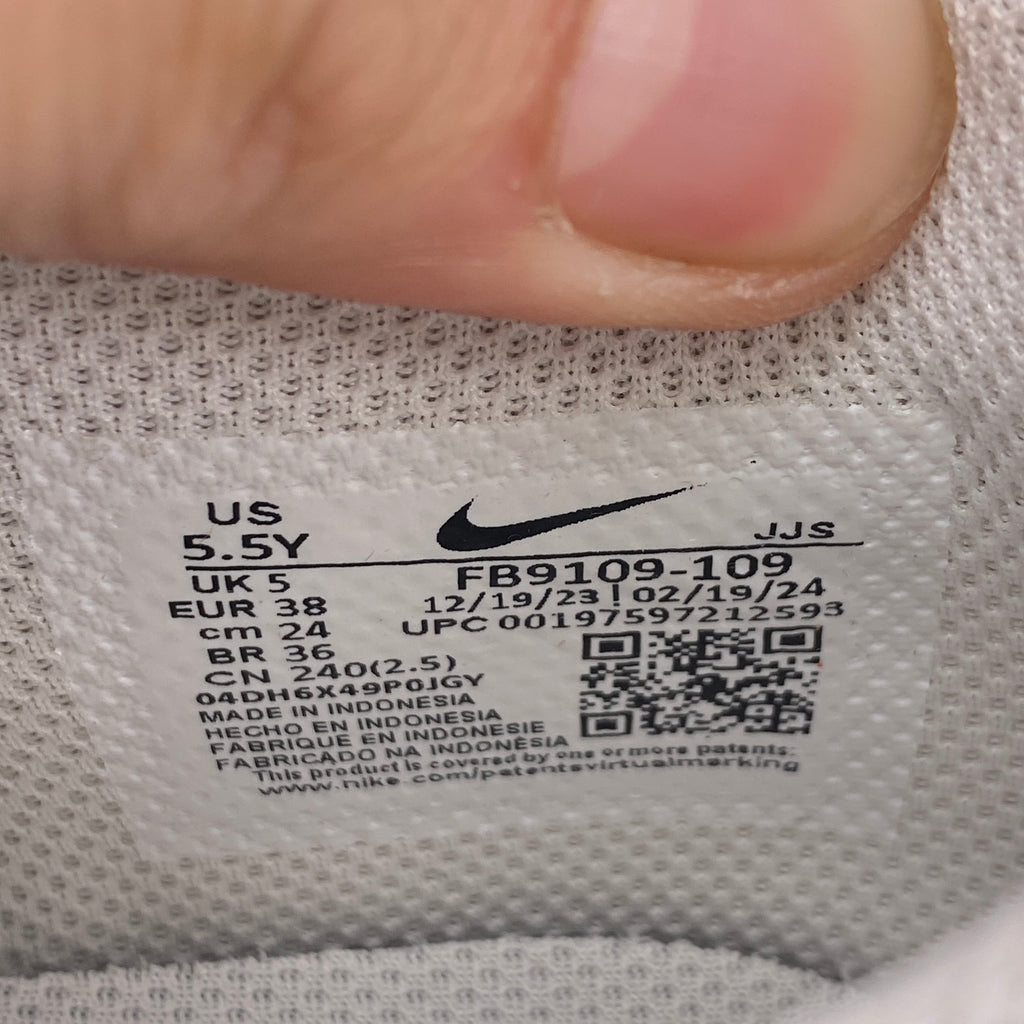 Nike (GS) Dunk Low "Phantom Light Silver" 2024 New Size 5.5Y