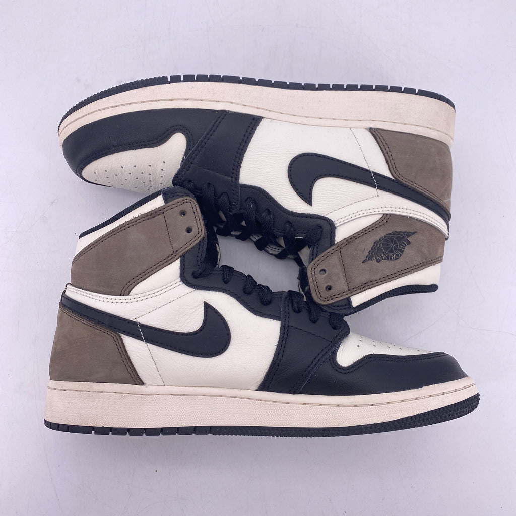 Air Jordan (GS) 1 Retro High "Dark Mocha" 2020 Used Size 7Y