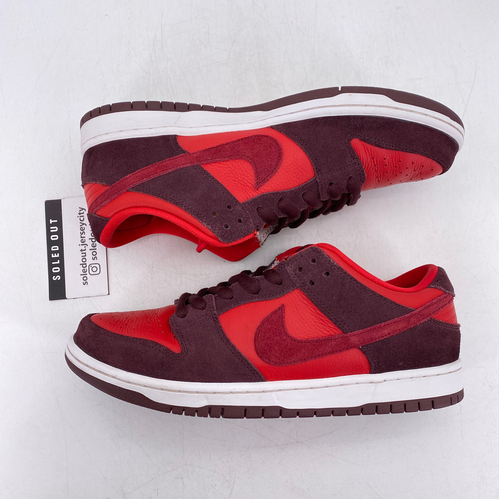 Nike SB Dunk Low "Cherry" 2022 Used Size 10.5