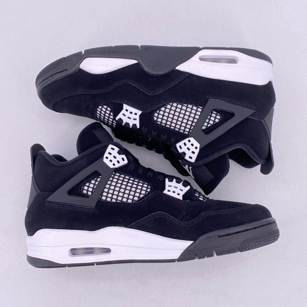 Air Jordan 4 Retro "White Thunder" 2024 Used Size 9.5