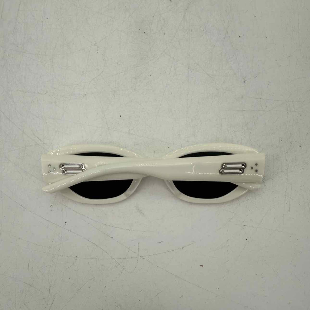 Gentle Monster Sunglasses "ROW W2" New White Size OS