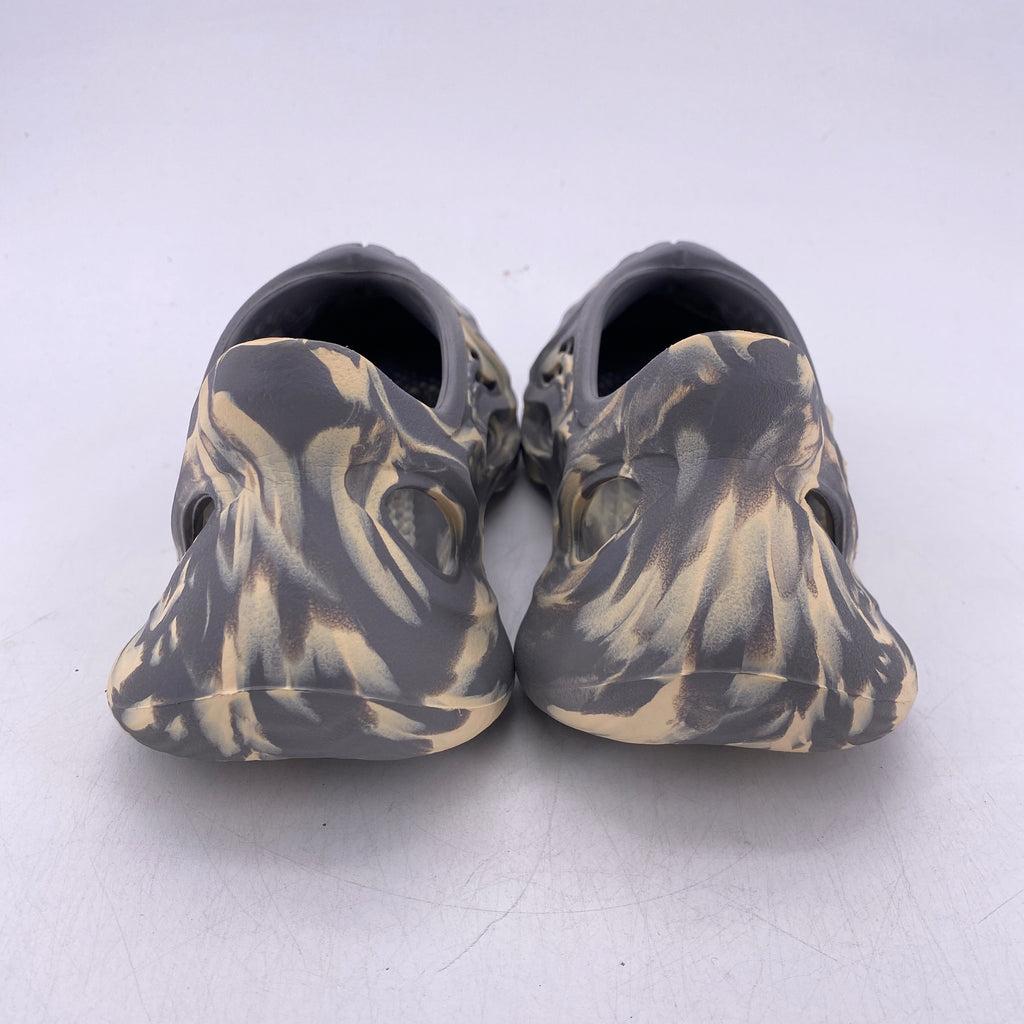 Yeezy Foam RNNR "Mxt Moon Gray" 2021 Used Size 5