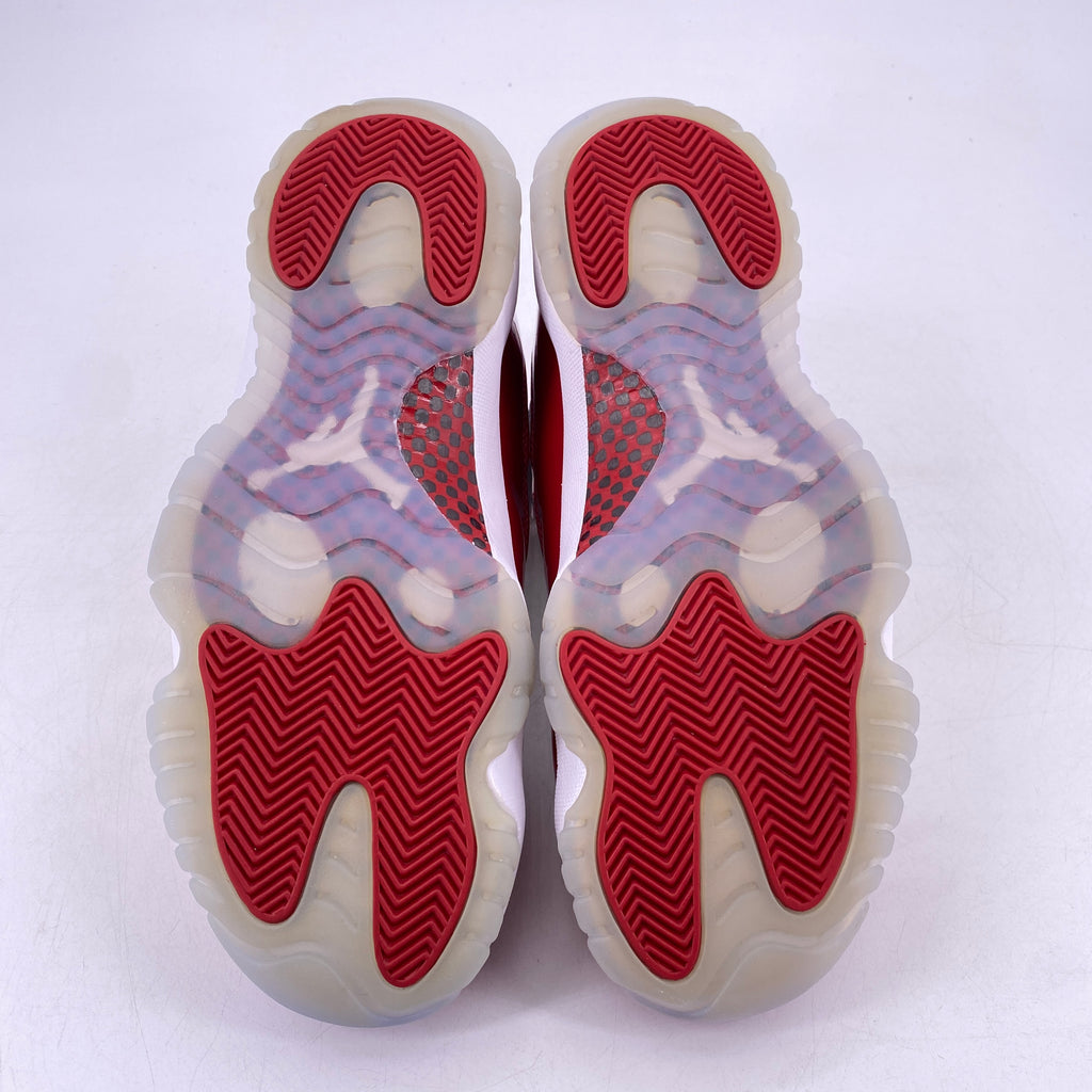 Air Jordan 11 Retro "Cherry" 2022 Used Size 9.5