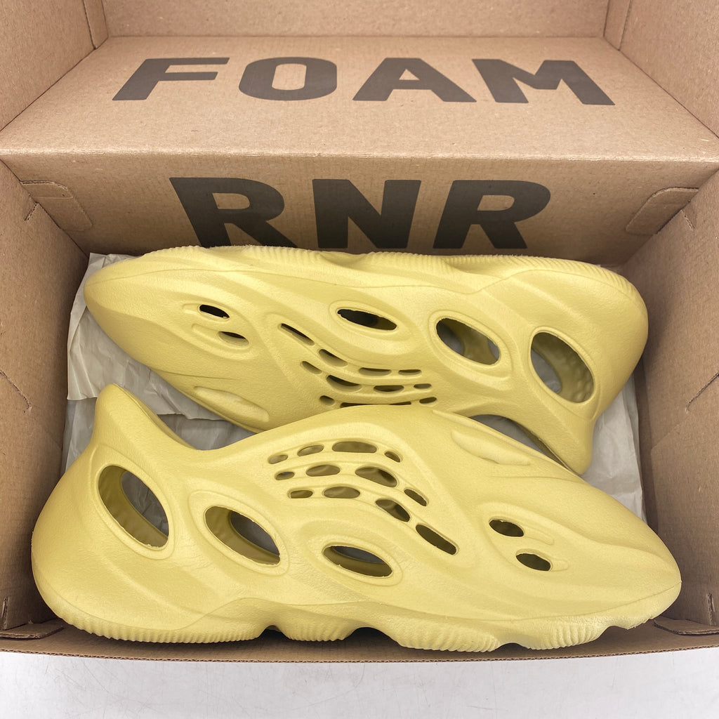 Yeezy Foam RNNR "Sulfur" 2022 Used Size 10