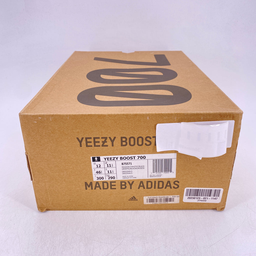 Yeezy 700 "Waverunner" 2017 Used Size 12