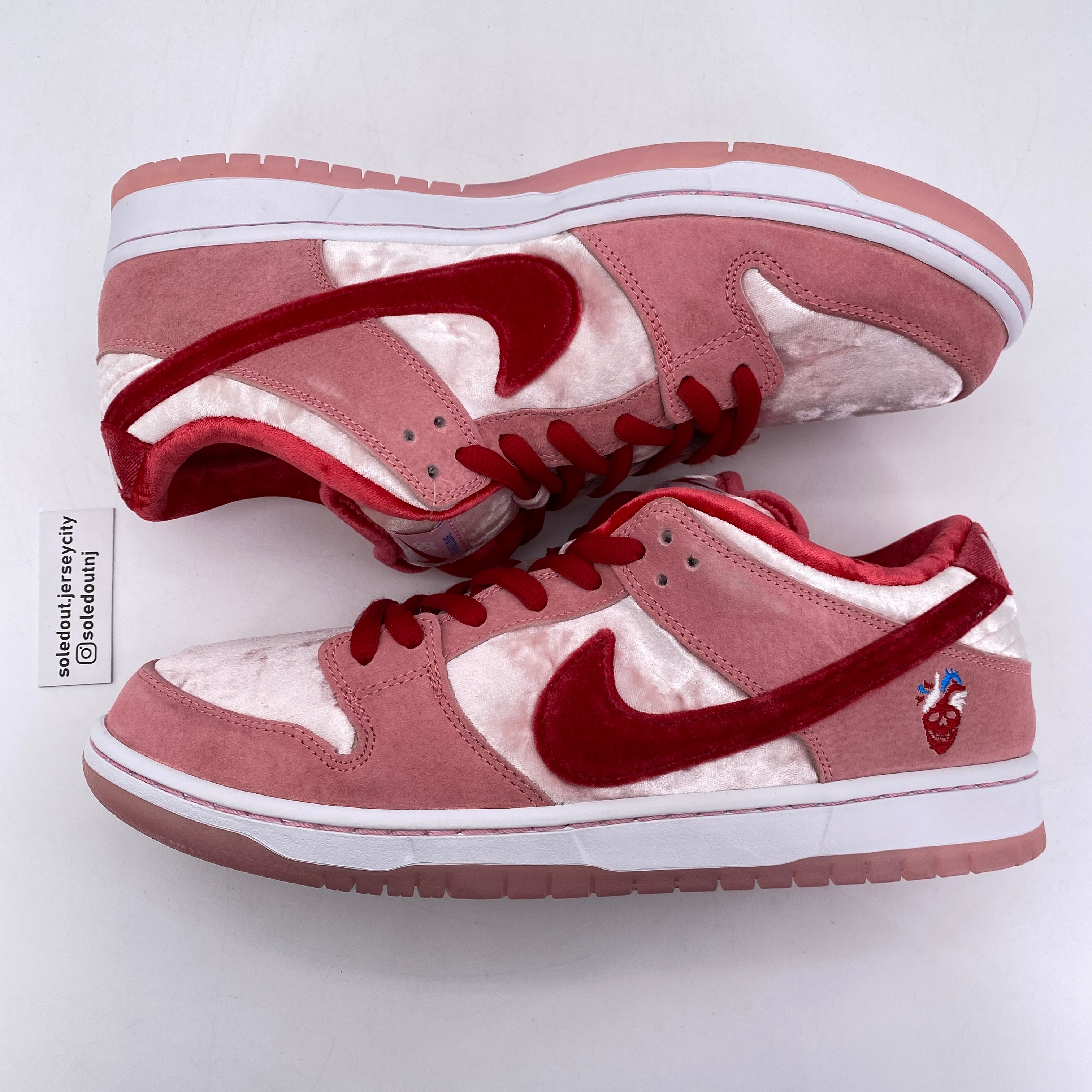 Nike sb dunk low 2020 hotsell