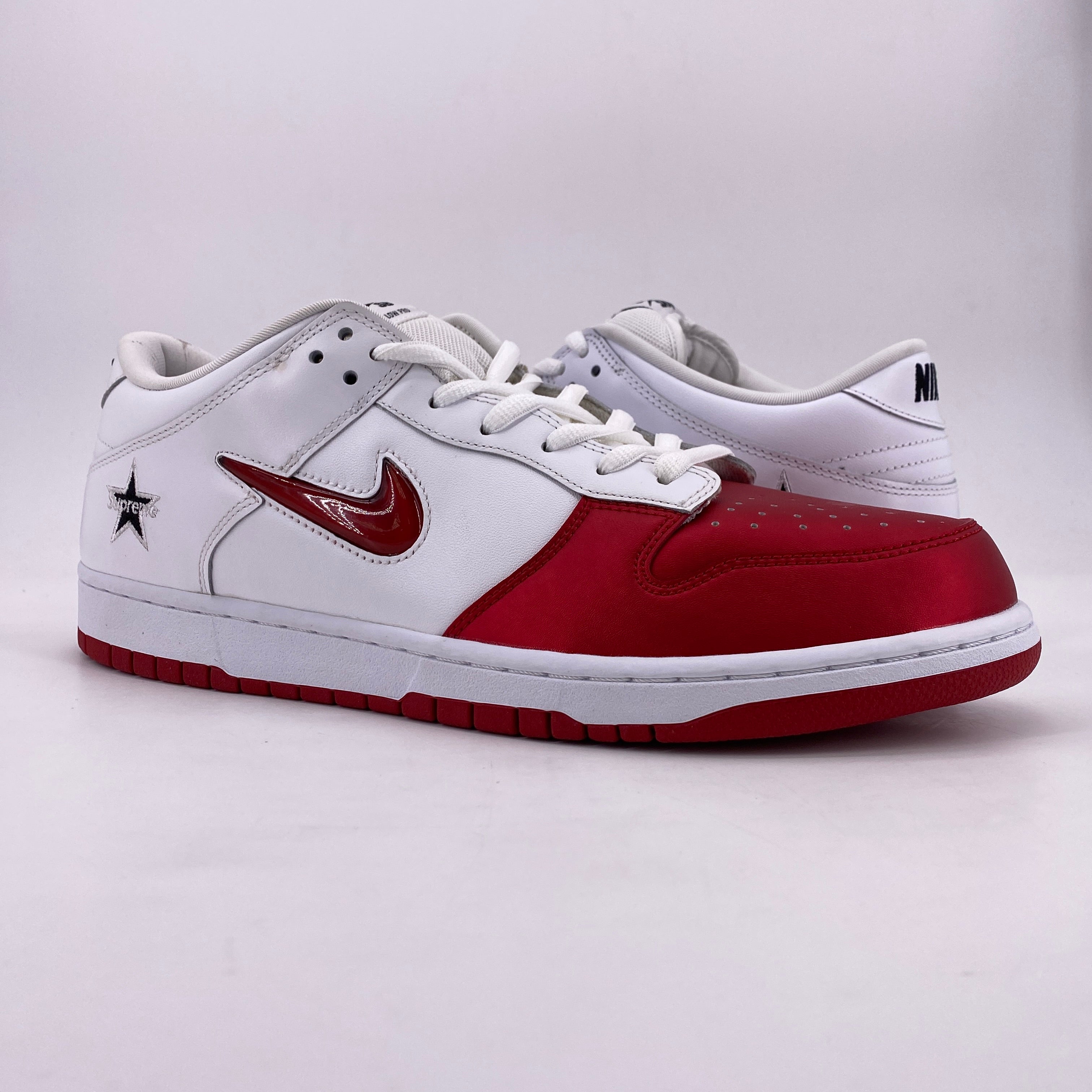 Nike Womens fashion Dunk Low Supreme