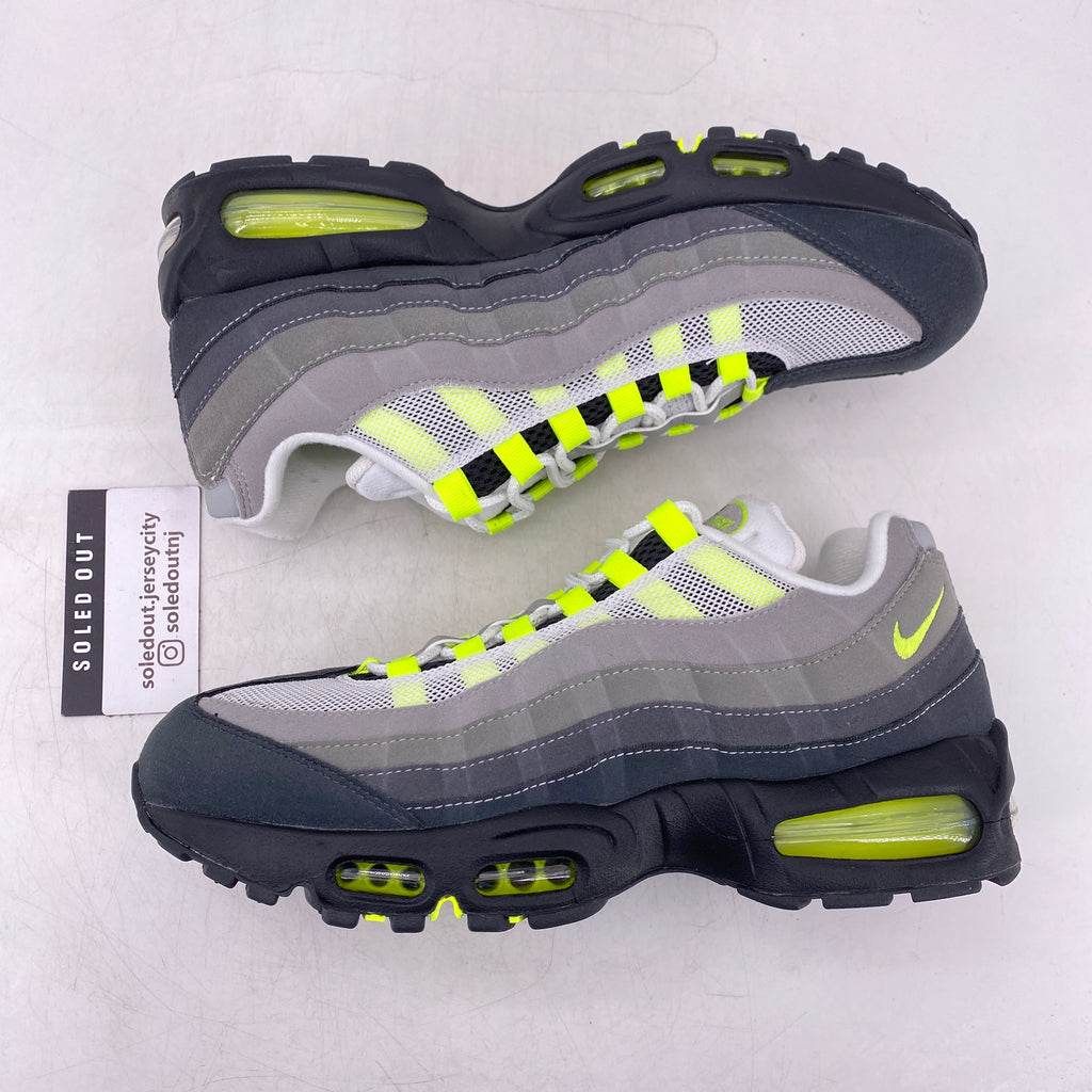 Nike Air Max 95 "Neon" 2025 Used Size 10