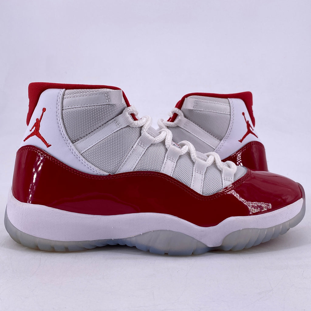 Air Jordan 11 Retro "Cherry" 2022 Used Size 9.5