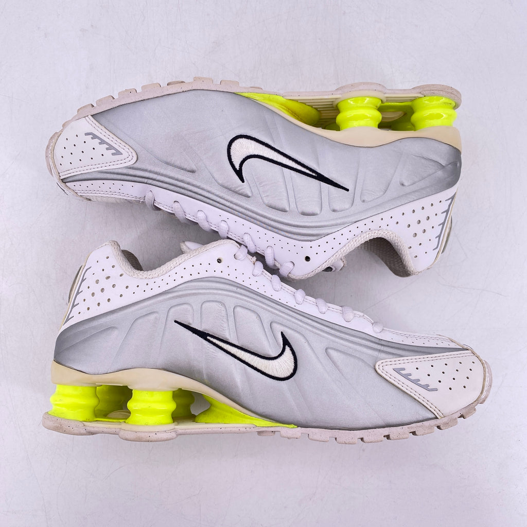 Nike (W) Shox R4 "White Metallic Silver Volt" 2025 Used Size 7W