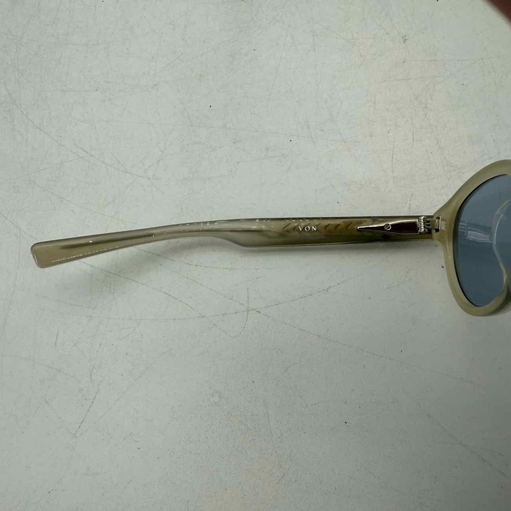 Gentle Monster Sunglasses "VON IC3" New Ivory Size OS