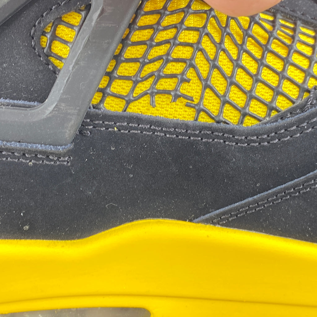 Air Jordan 4 Retro "Thunder" 2023 Used Size 9