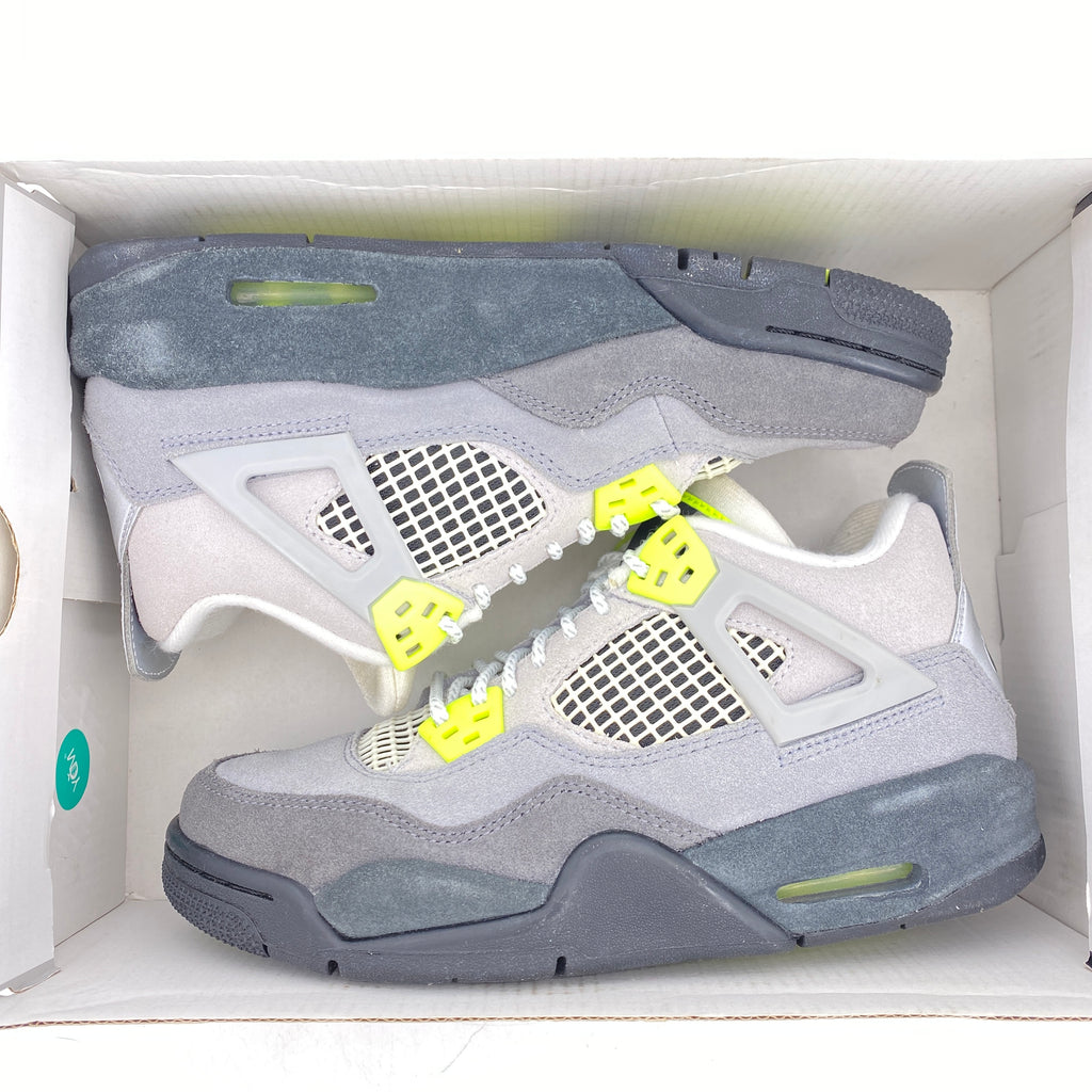 Air Jordan (GS) 4 Retro "Neon" 2020 Used Size 4.5Y