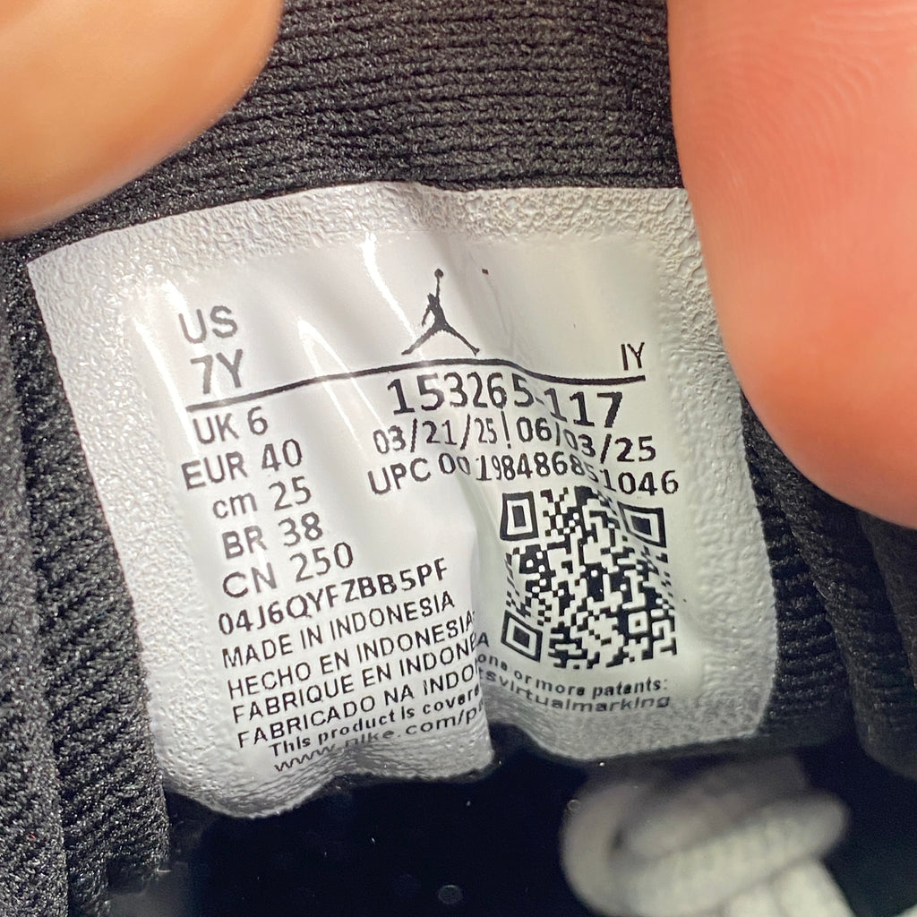 Air Jordan (GS) 12 Retro "TAXI" 2025 New Size 7Y