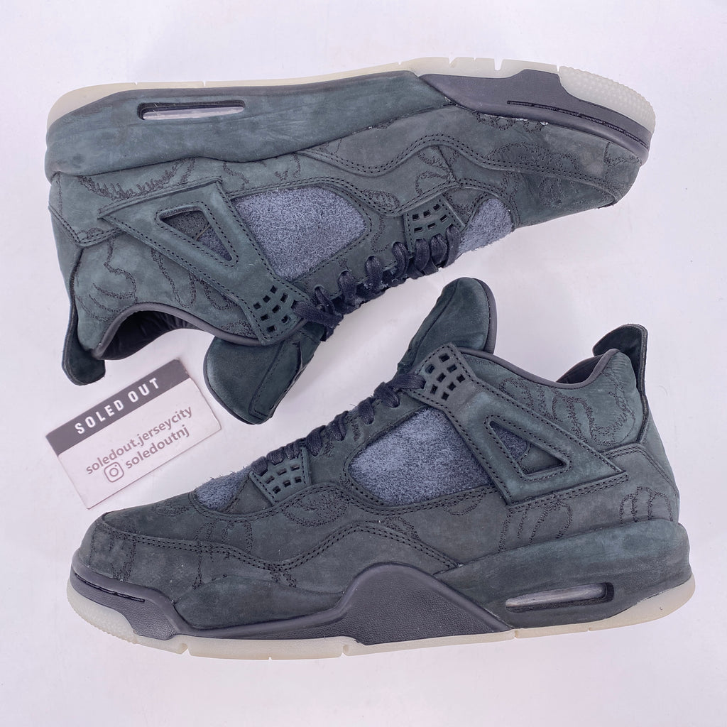 Air Jordan 4 Retro "Kaws Black" 2017 Used Size 12
