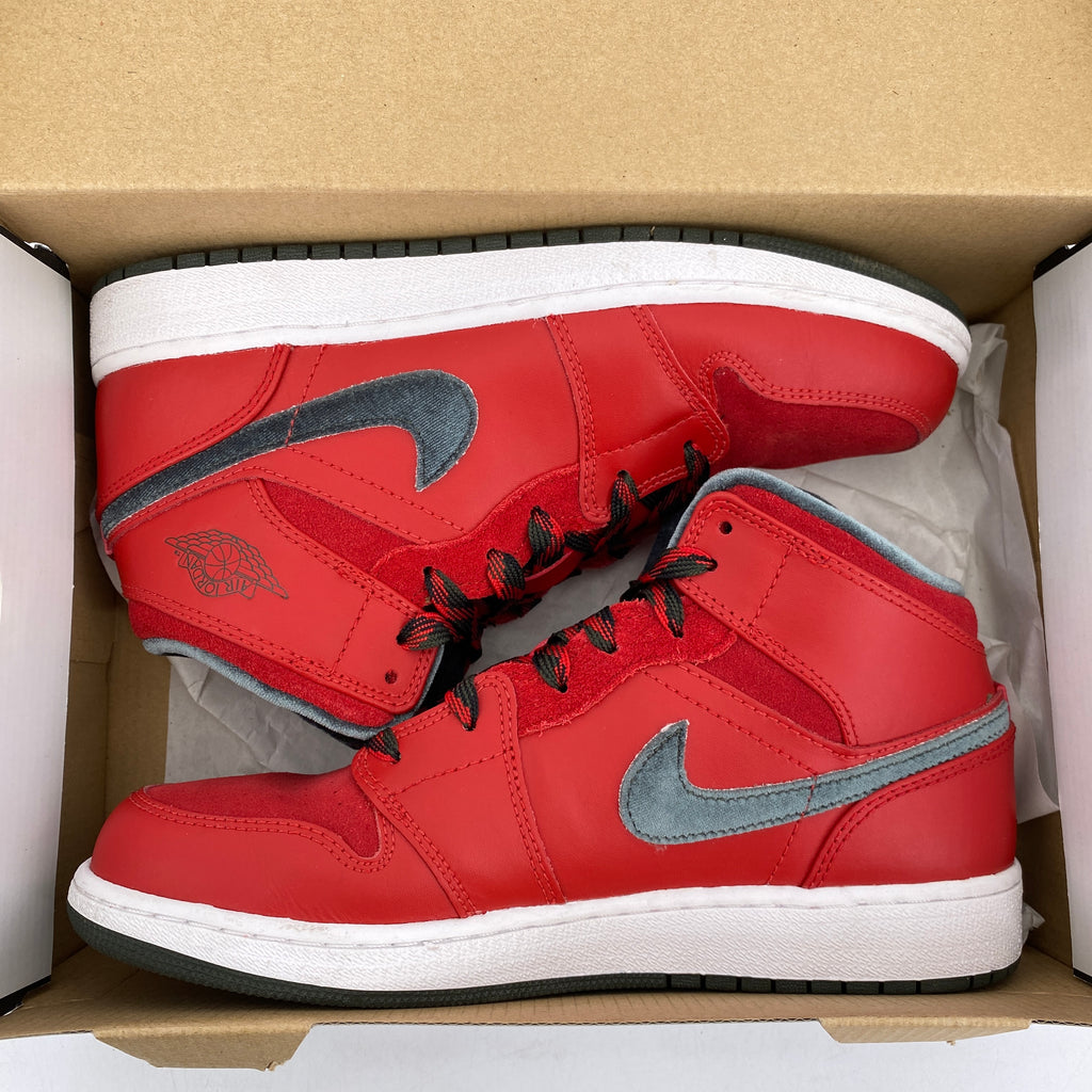 Air Jordan (BG) 1 Mid "Varsity Red" 2013 Used Size 6.5Y