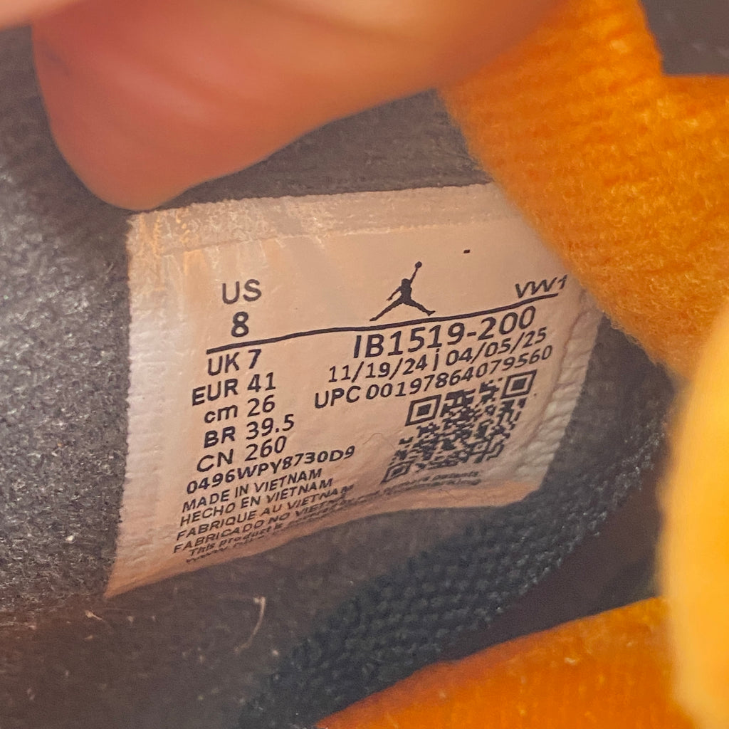 Air Jordan 4 Retro "Undefeated" 2025 Used Size 8