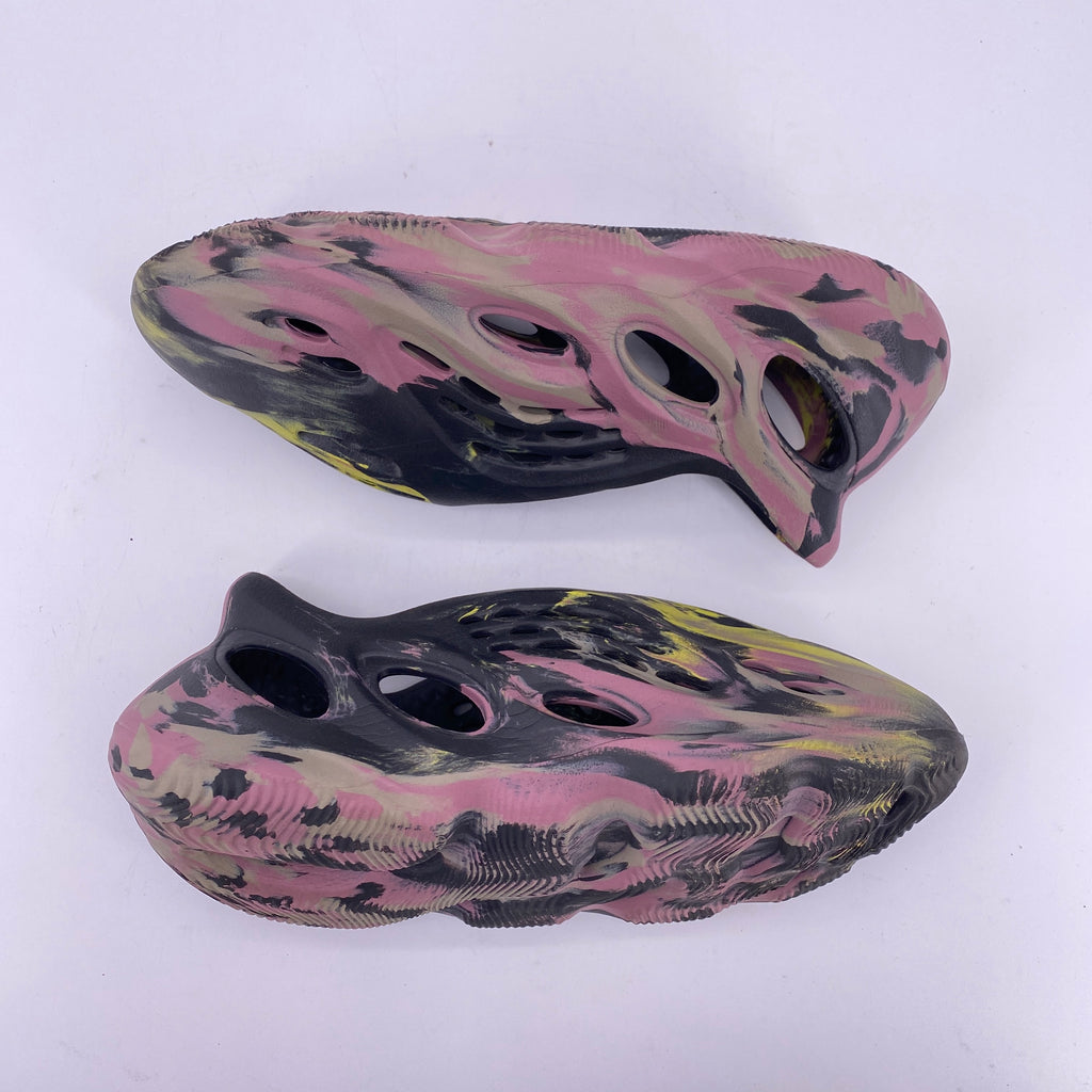 Yeezy Foam RNNR "Mx Carbon" 2022 Used Size 8