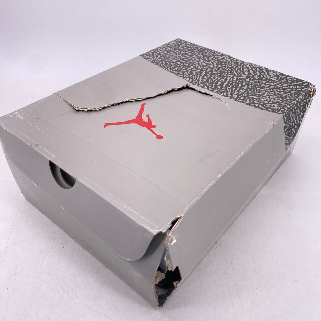 Air Jordan 3 Retro "Cool Grey" 2021 Used Size 8.5