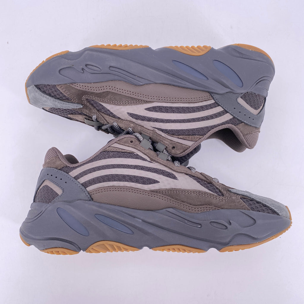 Yeezy 700 v2 "Geode" 2019 Used Size 8.5
