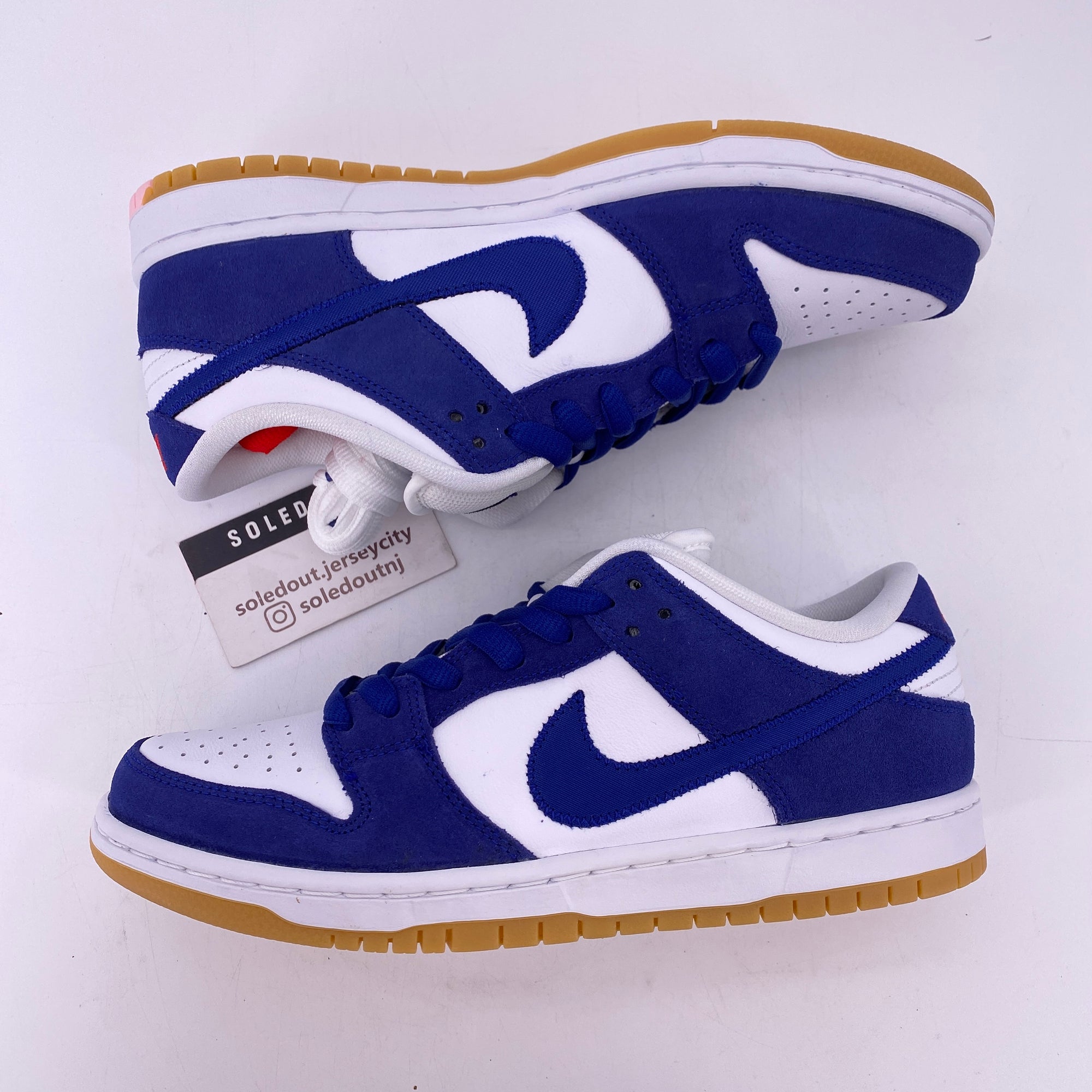 nike air diamond turf 2 white grey blue bathrooms