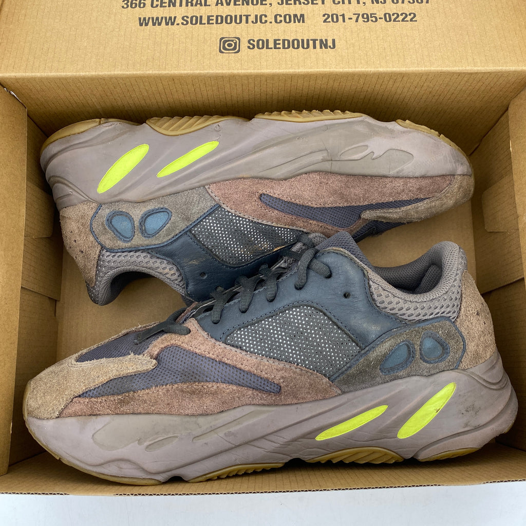 Yeezy 700 "Mauve" 2018 Used Size 9.5