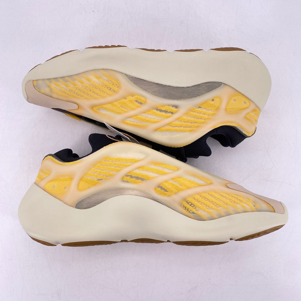 Yeezy 700 "Mono Safflower" 2022 New Size 11.5