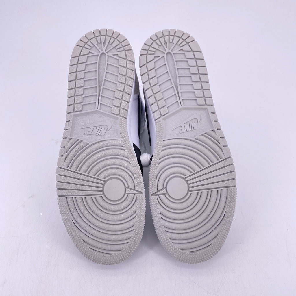 Air Jordan (GS) 1 Retro High OG "Bleached Coral" 2022 Used Size 5.5Y