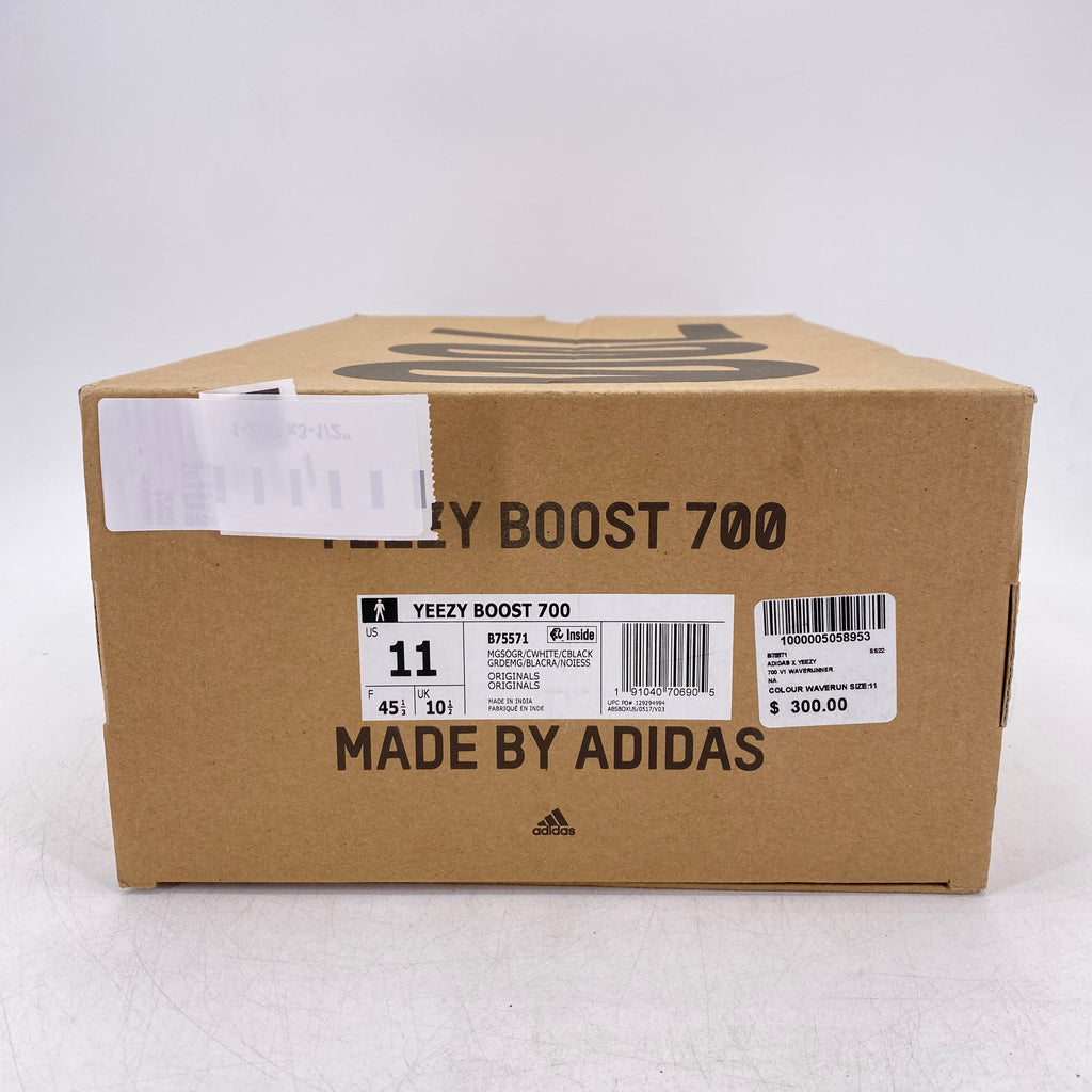 Yeezy 700 "Waverunner" 2017 Used Size 11