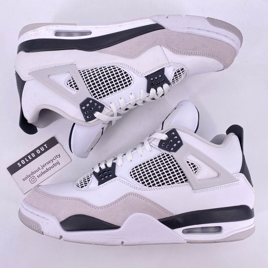 Air Jordan 4 Retro "Military Black" 2022 Used Size 13