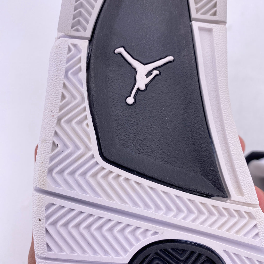 Air Jordan (GS) 4 Retro "Military Black" 2022 New Size 4Y