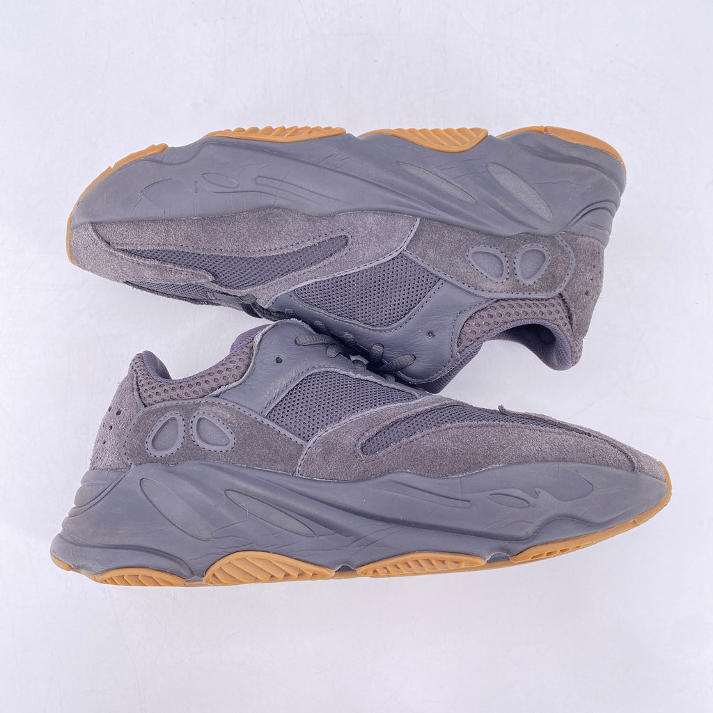 Yeezy 700 "Utility Black" 2019 Used Size 9
