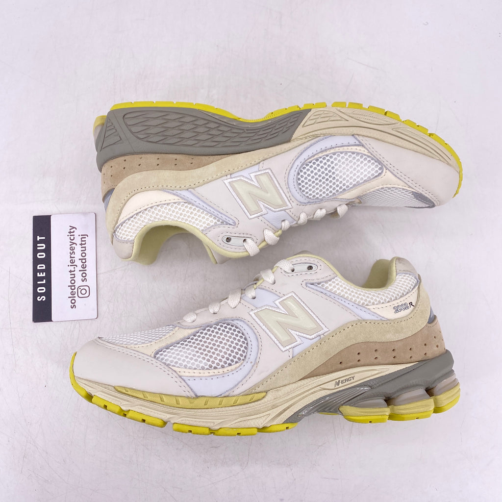 New Balance 2002R "Aura Lee White" 2022 Used Size 7.5