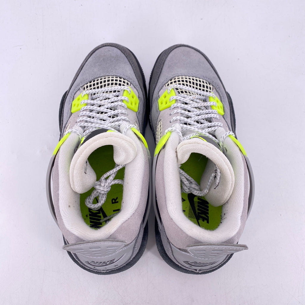 Air Jordan (GS) 4 Retro "Neon" 2020 Used Size 4.5Y