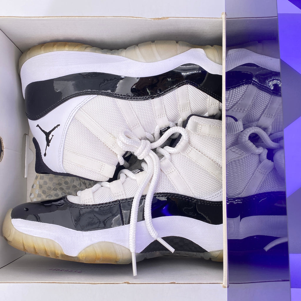 Air Jordan 11 Retro "Concord" 2011 Used Size 8.5