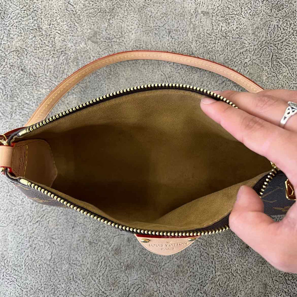 Louis Vuitton Shoulder Bag "POCHETTE TIRETTE" Used Brown