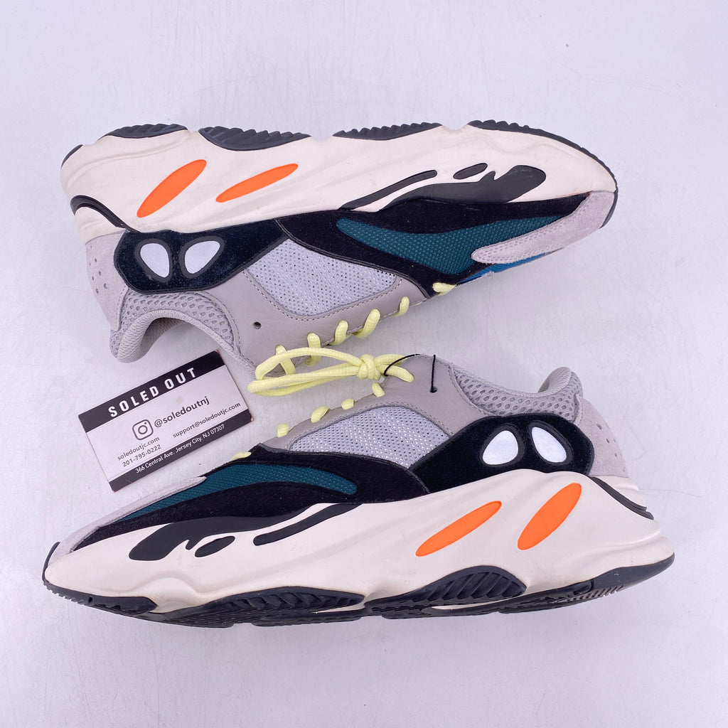 Yeezy 700 "Waverunner" 2018 Used Size 10