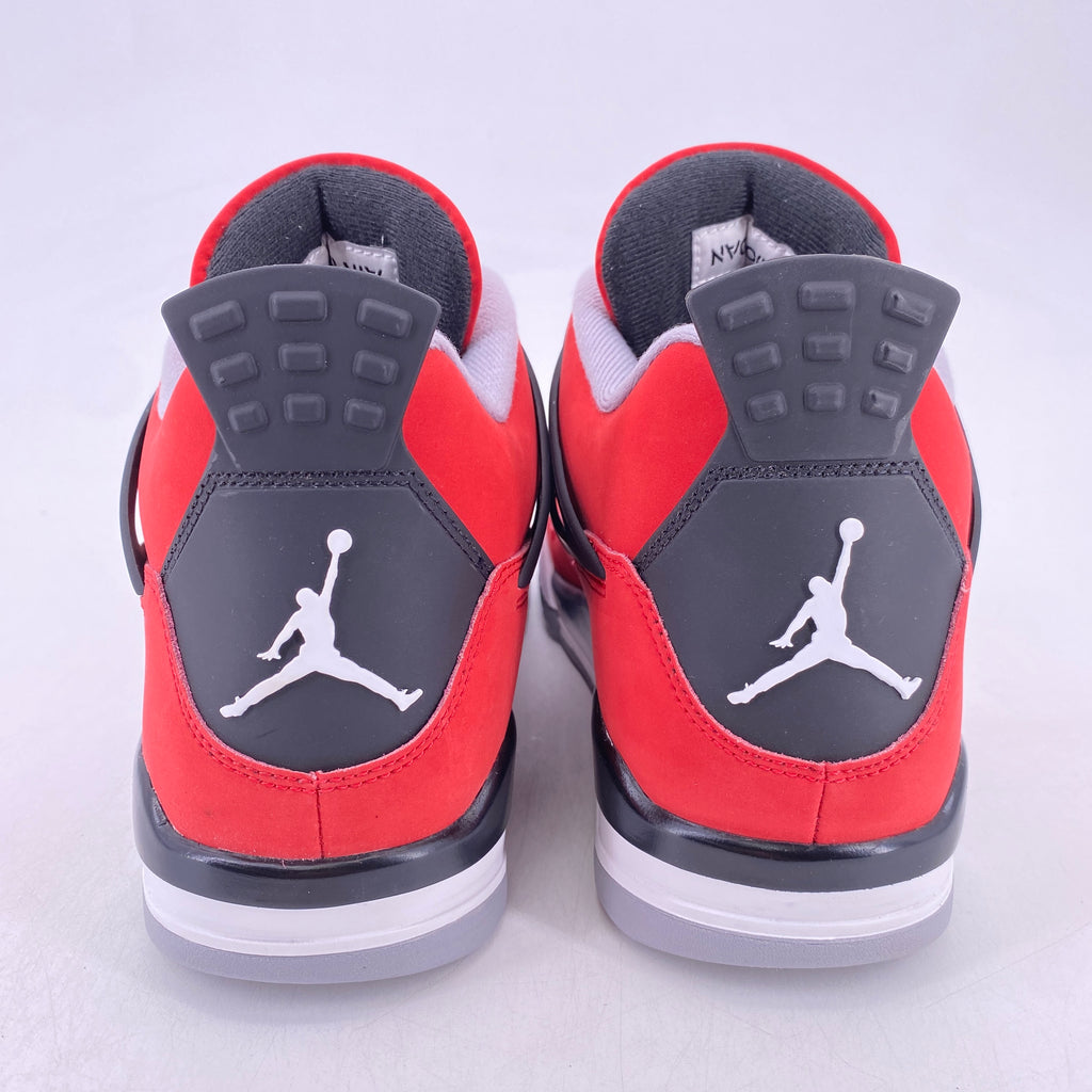 Air Jordan 4 Retro "Toro Bravo" 2026 Used Size 11.5