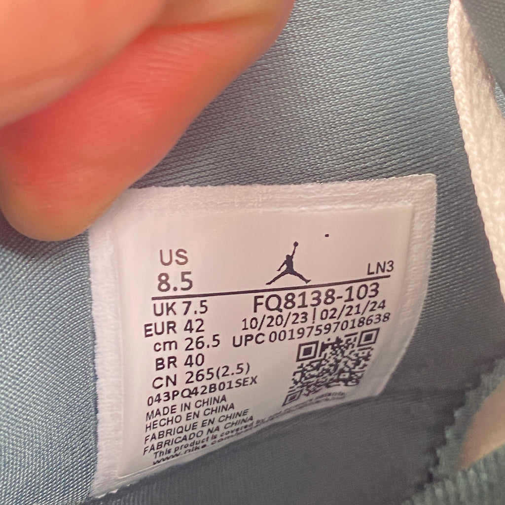 Air Jordan 4 Retro "Oxidized Green" 2024 Used Size 8.5