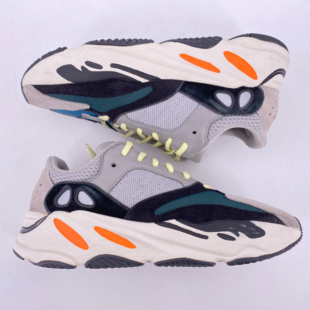 Yeezy 700 "Waverunner" 2019 Used Size 9