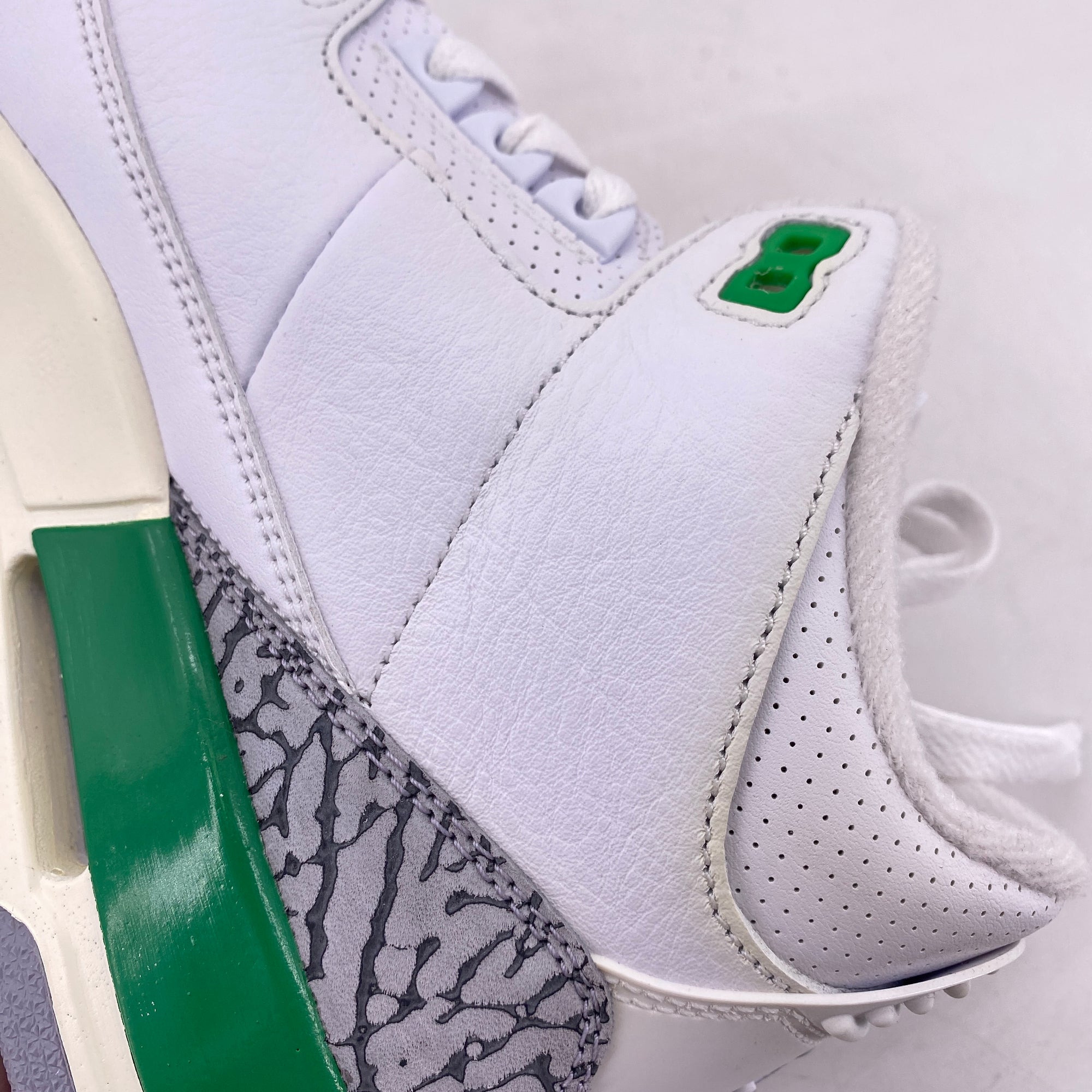 Air Jordan (W) 3 Retro &quot;Lucky Green&quot; 2023 New Size 9.5W