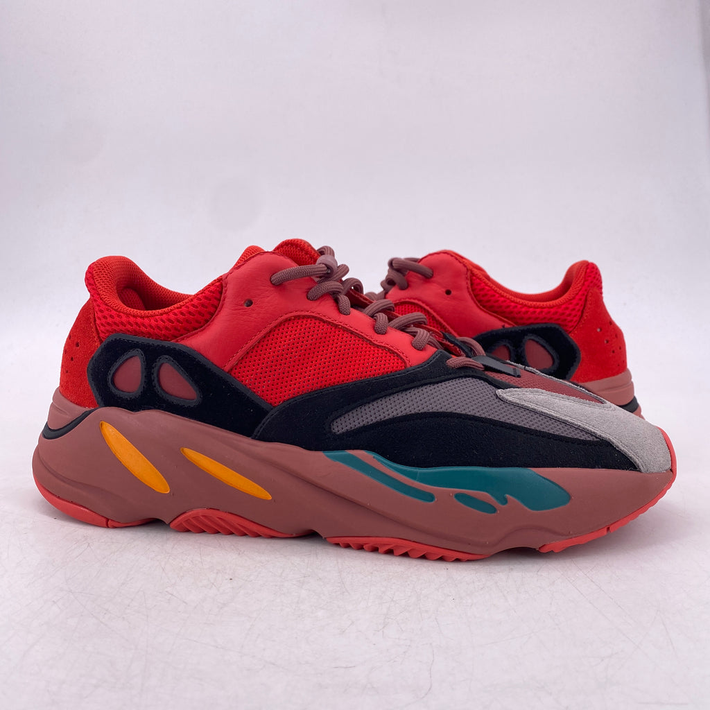 Yeezy 700 "Hi-Res Red" 2022 Used Size 12