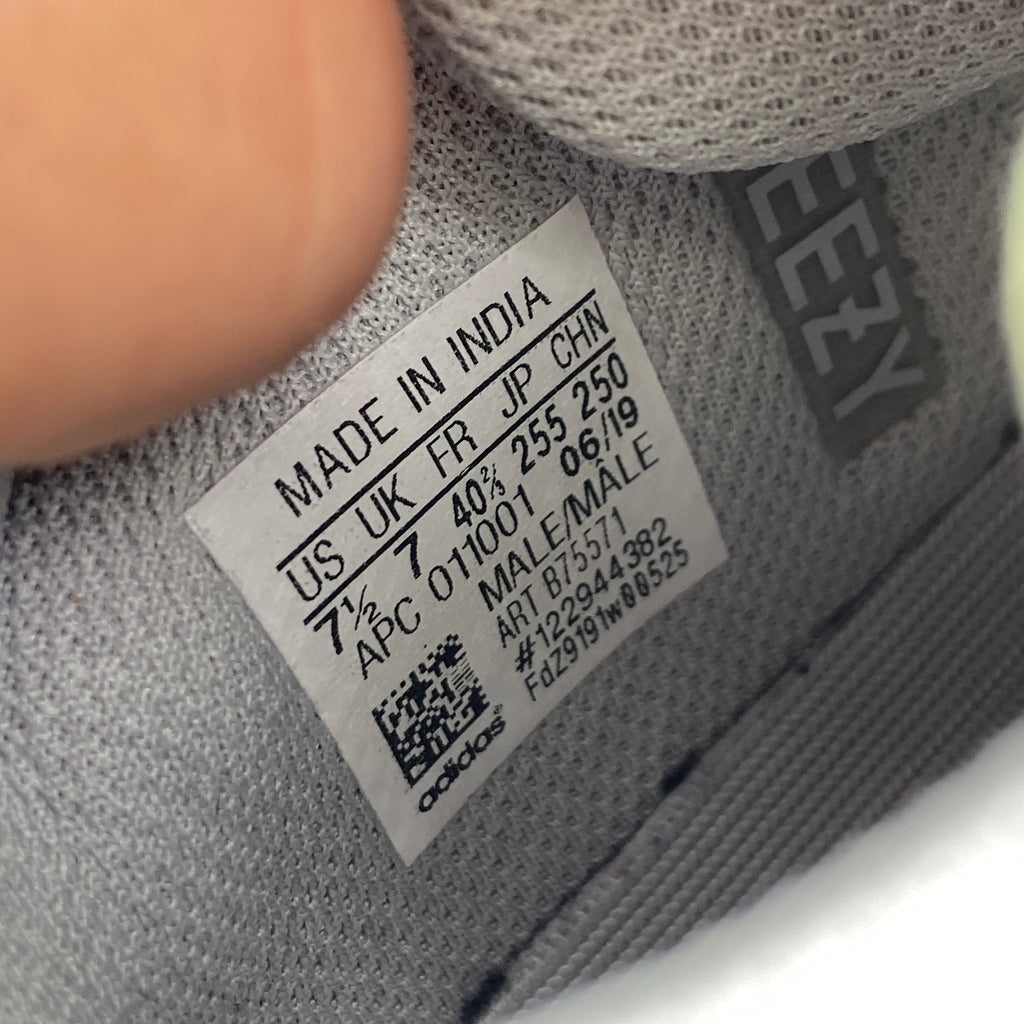 Yeezy 700 "Waverunner" 2023 Used Size 7.5
