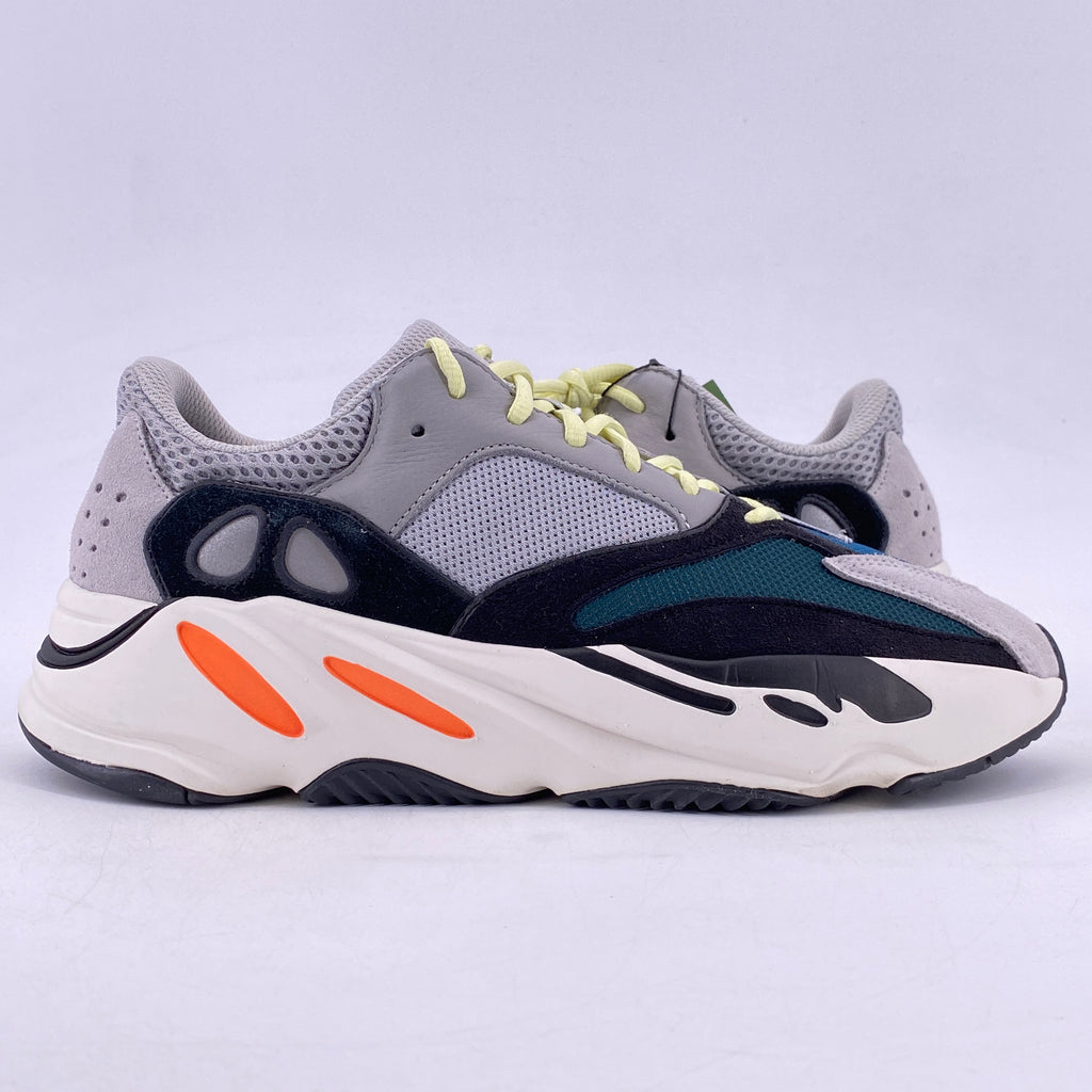Yeezy 700 "Waverunner" 2018 Used Size 10