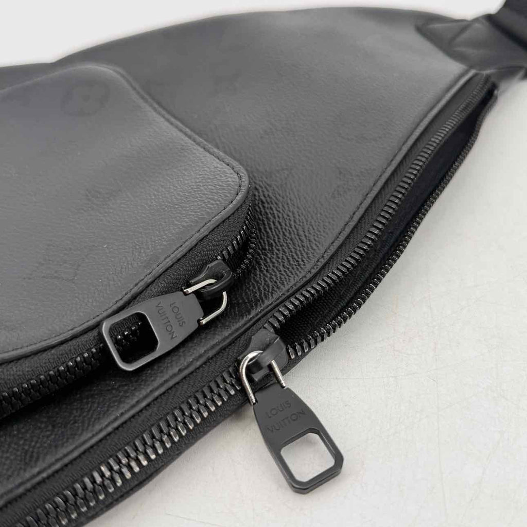 Louis Vuitton Crossbody "DUO" Used Black Size OS