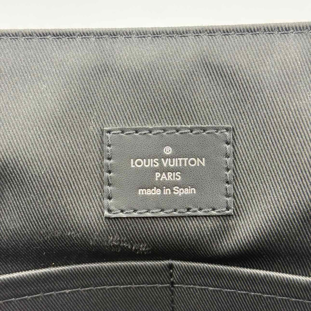 Louis Vuitton Messenger Bag "DISTRICT" Used Black Size PM