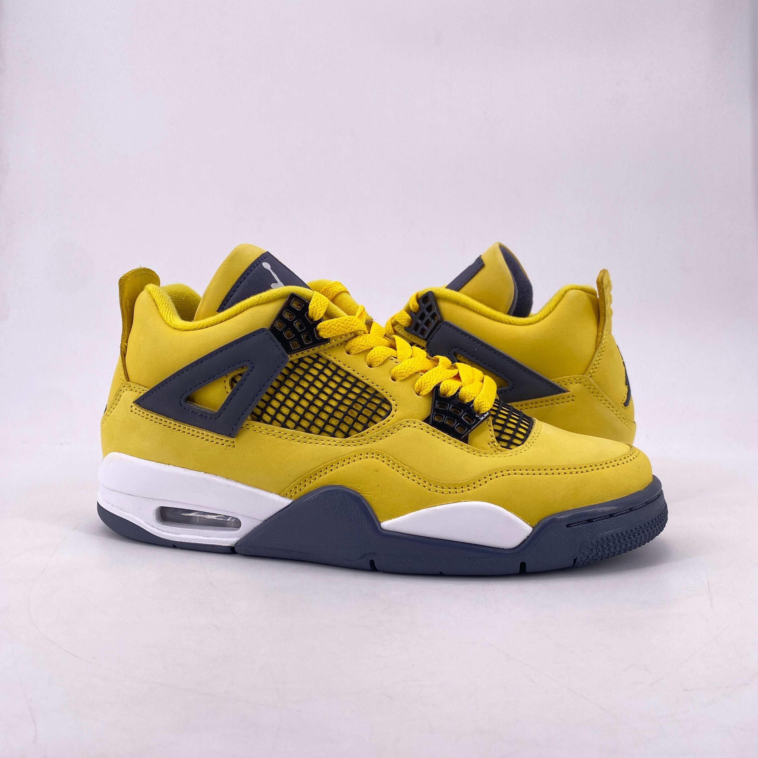 Size 5.5 - Jordan 4 Retro Lightning store 2021